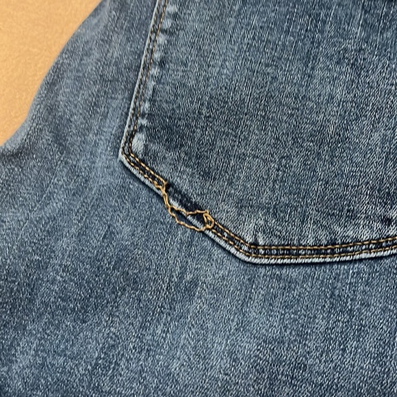 Lot of 2 Universal Thread High Rise Straight Leg Raw Hem Crop. Good Used Cond. - Picture 6 of 7